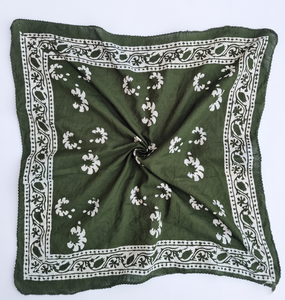 Bandana carrée faite à la main en coton imprimé indien, foulard bohème, accessoires pour cheveux de festival, cadeau pour elle, été, plage, durable - Product Image 4