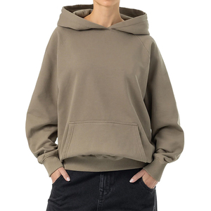 Sudadera con capucha oversize de algodón, la más vendida para invierno, con mangas raglán, teñido liso, corte regular, para mujer. - Product Image 4