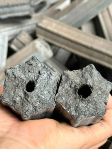 Briquettes de charbon de bois de sciure de bois dur de qualité supérieure du Vietnam, fabriquées à la machine, combustible sans fumée pour barbecue, types en morceaux et en bâtonnets, meilleure qualité pour l'exportation - Product Image 1