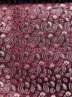 Tissu brodé multicolore