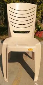 Silla de Plástico Comercial para Eventos, Silla Ligera Apilable y Funcional al Mejor Precio - Product Image 6