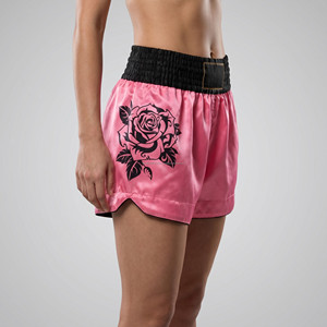 Shorts de Muay Thai pour femmes avec imprimé rose personnalisé, short de kickboxing en satin rose, vente en gros, logo personnalisé, shorts de combat MMA floraux - Product Image 3