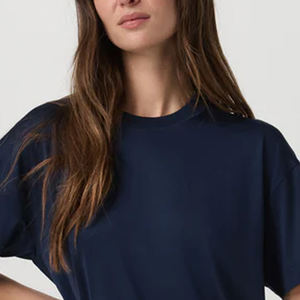 T-shirt à col rond pour femme, coupe ample, tissu doux et respirant, design décontracté, prix abordable et prix d'usine. - Product Image 2