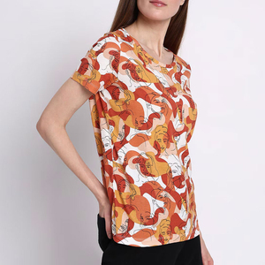 T-shirts décontractés pour femmes en polyester 100% avec logo personnalisé, imprimés par sublimation, de haute qualité, respirants et à séchage rapide - Product Image 5