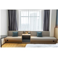 Ensemble table et chaises d'hôtel sur mesure, style minimaliste, gris, avec banquette durable pour projet de cantine