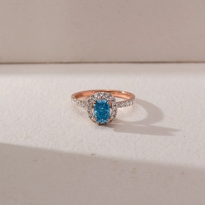 Bague de fiançailles halo en diamant de laboratoire bleu fantaisie taille coussin 1 carat, or rose 14K, pavé, bijoux de mariée, personnalisable OEM, vente en gros - Product Image 3