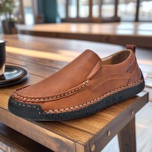 Mocasines de cuero para hombre, con suela suave, estilo casual, fáciles de poner, cómodos, zapatos para papá. - Product Image 1
