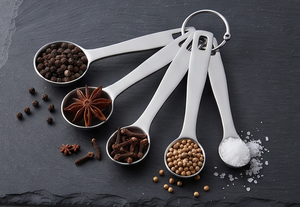 Cuillères doseuses élégantes en acier inoxydable argenté avec poignées simples pour la pâtisserie, la cuisine et les ustensiles de cuisine - Product Image 6