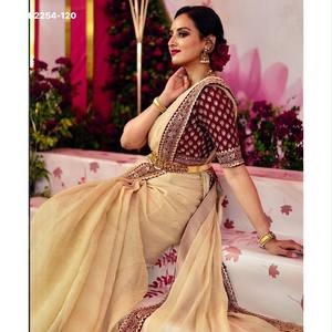 Sari de moda en suave tela de sarga con bordado Banarasi y borde de encaje, para mujer, exportador y proveedor indio de moda. - Product Image 2