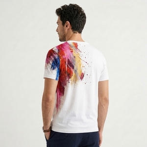 เสื้อยืดกราฟิกสีขาวลายเส้นนามธรรมสำหรับผู้ชาย พร้อมลายพิมพ์ศิลปะสีน้ำเงิน แดง และชมพู สำหรับสตรีทแวร์ลำลองสมัยใหม่ - Product Image 2
