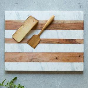 Planche à découper personnalisée en bois d'acacia et marbre avec poignée, bloc de découpe personnalisable gravé au laser - Product Image 1