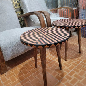 Table de salle à manger/plateau de table basse moderne en bois d'acacia et résine, faite à la main, imperméable, personnalisable, pour salon, retraite, mariage, Diwali - Product Image 1