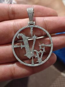 จี้เพชรโมอิสซาไนต์ VVS หรูหรา พร้อมโลโก้ เงินแท้ 925 สลักชื่อหรืออักษรย่อได้ ผ่านการทดสอบเพชรโดย GCI & IDGL รับรองคุณภาพ - Product Image 5