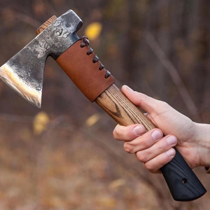 Hache professionnelle forgée à la main en acier à haute teneur en carbone - 13 pouces, manche en bois de frêne pleine longueur, qualité DIY, ODM pour travaux extérieurs et cadeaux - Product Image 1