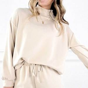 Achetez un pull oversize à col montant pour femme, en coton 100%, léger, décontracté, idéal pour l'hiver, avec possibilité d'impression de logo personnalisé. - Product Image 1