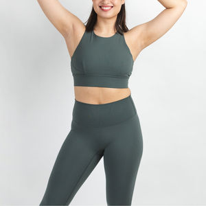 ชุดโยคะไร้รอยต่อคุณภาพสูงสำหรับผู้หญิง ขายส่ง พร้อมโลโก้สั่งทำ ชุดออกกำลังกาย โลโก้ด้านหน้า ไซส์ใหญ่ ลายเรียบ - Product Image 2