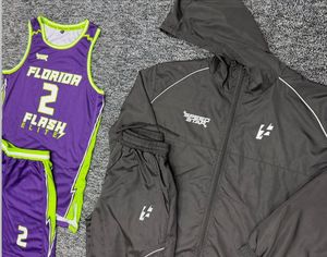 Ensemble d'uniformes de basketball vert sublimé, respirant et anti-humidité, personnalisable avec noms/scores d'équipe, unisexe adulte, manches courtes - Product Image 2