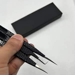 Pinces à cils professionnelles en acier inoxydable noir brillant, logo personnalisé, testées à la main, qualité supérieure, pour extensions de cils - Product Image 5