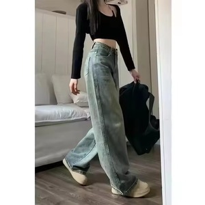 Pantalon baggy pour femme, avec une structure à jambes larges et une taille flexible pour un port confortable et tendance - Product Image 4