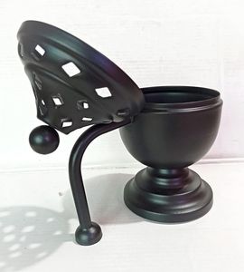 Quemador de incienso de metal hecho a mano de lujo para fragancia de Oud, pieza decorativa para interiores. - Product Image 1