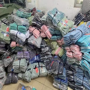 Liquidation : T-shirts de marque pour hommes, surplus de vêtements, lot de stock, grossiste de vêtements du Bangladesh, expédition annulée, excédents de production, MOQ 130 - Product Image 1
