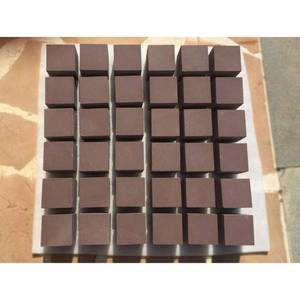 Galets de pierre naturelle Mandana Chocolate Sandstone pour allées de jardin, voies d'accès et aménagement paysager - Product Image 1