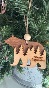 Ornement de Noël suspendu en bois rustique fait main avec des sculptures complexes - Product Image 4