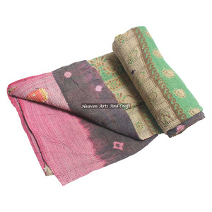 Couette Kantha réversible vintage 100% coton faite à la main, taille simple 55x85 pouces, imprimé floral, lavable, pour usage hôtelier - Product Image 1