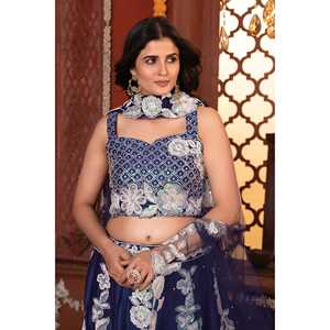 Vestido de Noche Lehenga Choli con Bordado de Hilo Grueso y Diseño Intrincado para Fiestas - Product Image 3