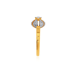 Anillo Solitario Adorable Bloom, Anillo de Diamantes de Lujo Personalizado en Oro Amarillo con Flor y Racimo de Diamantes en Forma de Pera - Product Image 4