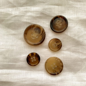 Best Quality Indian Manufacturer Carved Animal Buffalo Horn Button Eco-Friendly Natural Horn <b>Black</b> Color Blank Button - Product Image 3