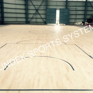 Plancher en bois emboîtable toutes saisons pour terrains de basketball - Antidérapant, écologique, utilisation intérieure/extérieure - Product Image 2