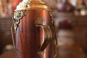 Termo de Cobre Tibetano Antiguo Estilo Mongol, Botella Térmica de Metal Tallada a Mano, Cobre Puro, Venta al por Mayor en India - Product Image 3