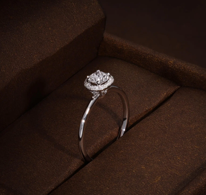 แหวนหมั้นเพชรเงินแท้ทรงหรูหรา ได้รับการรับรองจาก IGI เหมาะสำหรับงานแต่งงาน วันครบรอบ และเป็นของขวัญสำหรับงานปาร์ตี้ - Product Image 2