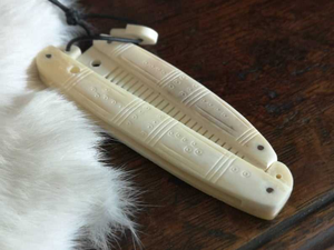 Funda para peine de hueso de búfalo hecha a mano con técnica de tallado, ecológica, religiosa, vikinga, para spa y salón, recién llegada, Omar Creations, blanca - Product Image 6