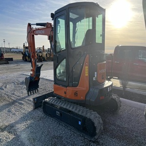 Miniexcavadora Hitachi en Venta con Características Prácticas para Contratistas de Jardinería, Grupos de Utilidades y Pequeños Trabajos de Construcción - Product Image 1