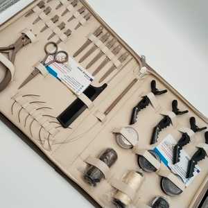 Kit d'outils pour extensions de cheveux : pinces à micro-perles, pinces à sertir, ciseaux et aiguilles à deux trous - Product Image 4