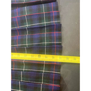 Kilt Tradicional Escocés de Lana para Mujer, Falda Plisada con Estampado Tartán Mackenzie, Hebillas de Cuero, Estilo Clásico - Product Image 4