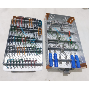 Juego de Retractores Cervicales Manuales SureMed Instruments, Instrumentos Quirúrgicos para Columna Vertebral, Acero Inoxidable de Grado Médico, Grado Hospitalario - Product Image 1