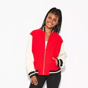 Veste universitaire rouge pour femme avec fermeture éclair, manches contrastées, col rabattable, en coton et polyester, vêtement d'extérieur d'automne, style baseball - Product Image 4