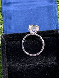 Anillo de Compromiso de Moissanita Blanca, Plata de Ley 925, Bañado en Rodio, Corte Brillante Redondo, Anillo de Lujo para Mujer, Regalo de Boda - Product Image 4