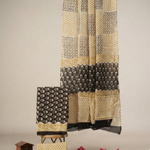 Tela de Algodón Floral Beige y Negro con Borde |   Textil Hecho a Mano de Alta Calidad con Estampado a Bloque |   Material para Prendas Étnicas de Mujer - Product Image 1