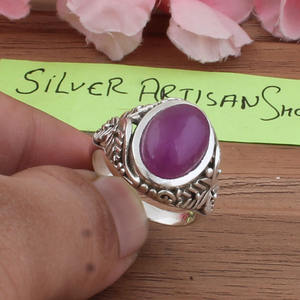 แหวนเงินแท้ 925 ประดับหยกสีม่วงลาเวนเดอร์ธรรมชาติ ดีไซน์คลาสสิก เหมาะสำหรับผู้หญิงในโอกาสงานแต่งงานและงานปาร์ตี้ - Product Image 1