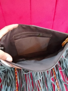 Bolso Bandolera Unisex de Cuero Vacuno Occidental de Lujo, Diseño Floral Tallado a Mano, 20-36L, Impermeable, Antirrobo, Disponible en Stock - Product Image 6