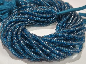 Perles de topaze naturelle de 3 à 5 mm, facettées en forme de rondelle, couleur topaze bleue de Londres, vendues par brin de 13 pouces - Product Image 1