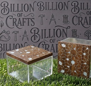 Caja de Almacenamiento Acrílica con Tapa de Madera Floral Hecha a Mano para Empaque de Chocolate Premium, Exhibición de Dulces, Regalos de Boutique y Presentación Minorista - Product Image 3