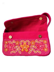 Sac à bandoulière léger fait main perlé style bohème floral écologique, tendance Y2K, idéal pour mariage et soirée - Product Image 3