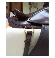 Silla de montar western de cuero genuino marrón para equitación de resistencia con cabezada y pechera a juego, duradera y cómoda