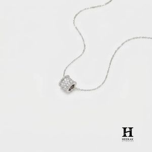 Pendentif cylindrique en diamant de luxe, collier en or 14K/18K avec diamants de laboratoire/naturels, fournisseur de bijoux en gros - Product Image 3