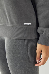 Fabricante Mayorista de Sudaderas Personalizadas de Cuello Redondo con Forro Polar de Mezcla de Algodón de 400 Gsm para Mujer - Product Image 6